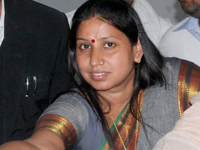 abhilasha gupta filed nomination from allahabad sead