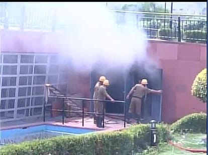 a lashkar e taiba's terrorist cought at sopor region in j&k