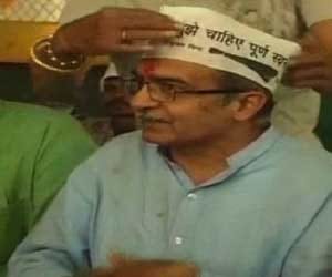 Prashant Bhushan's press conference in Indore disrupted by 'Hindu' organisation