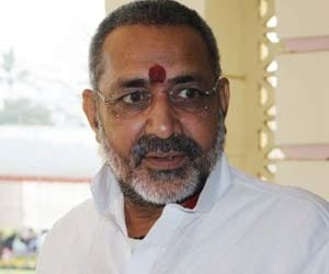 giriraj singh controversial speech increaeing problems for bjp