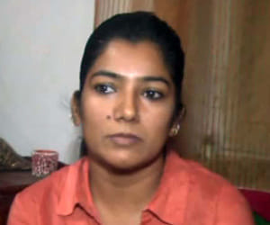 husband shoots wife's ??porn video with engineer for property