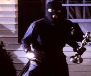 Police dull, con Tight: 5 day eight thefts