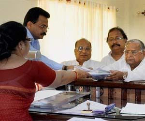 mulayam singh property