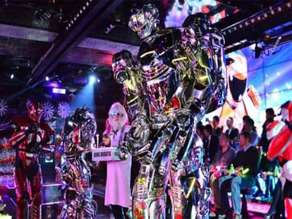 robotic restaurants in china nad japan