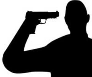 man shoot himself in solan