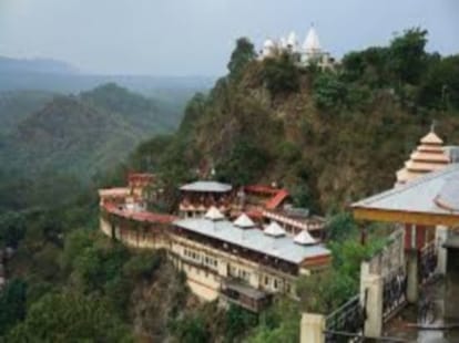 a devotee died at hamirpur temple