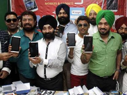 comedian gurpeet ghughi will join aam admi party