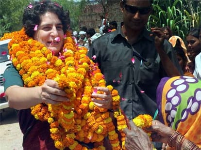 priyanka will give challenge to modi in banaras