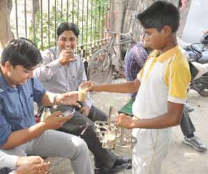 'Chai wala' player will get scholarship