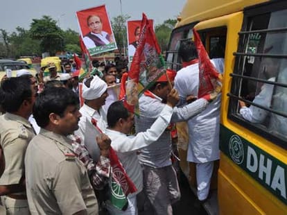 azam khan attacks election commission