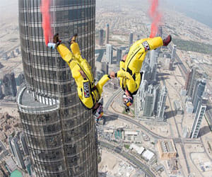 duo sets records jumping from world's tallest building