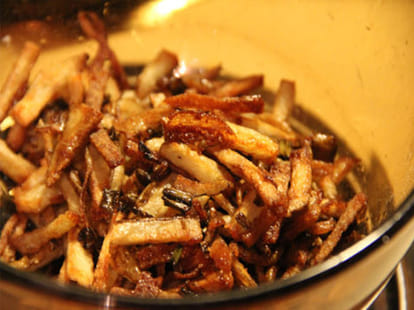 girl who eats dishes made from rats and insects 