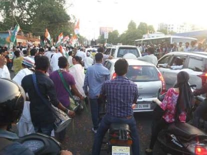 rahul gandhi road show in lucknow