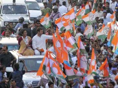 congress thinking to support secular front govt to stop modi after elections