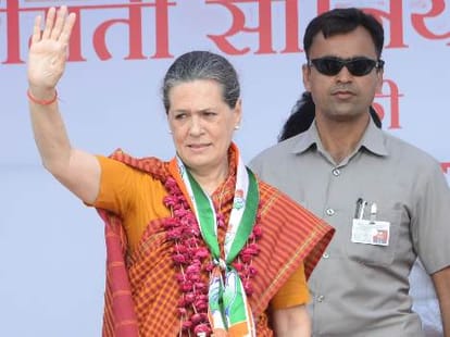 Sonia Gandhi may wear Kullvi dress!