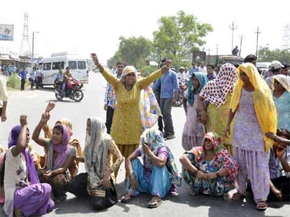 Ghaziabad villagers protest against girl kidnapping