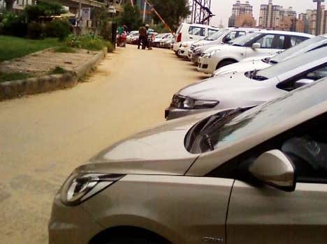 mc pay road side parking feed at shimla 