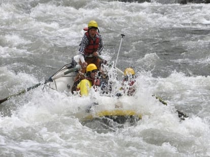 two tourist swept in ganga