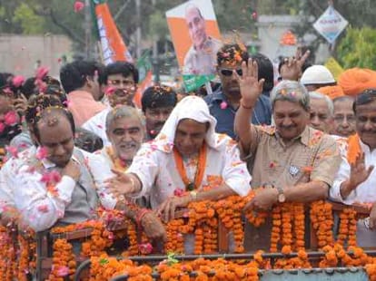 rajnath singh road show in lucknow