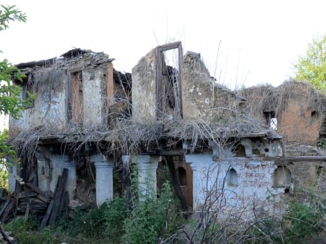 saket bahuguna village
