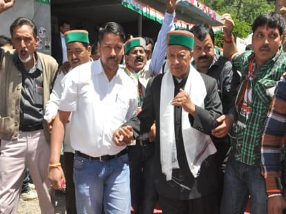 Tug of war between cm virbhadra and opposition leader prem kumar dhumal