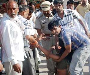 student pushed from a moving bus by conductor, death