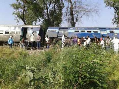 see the list of injured in doon express accident