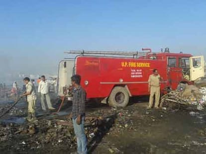 Fire in delhi jamia nagar and sadar bazar