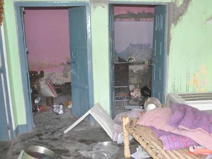 violence in noida, firing and demolition in noida kanvani village
