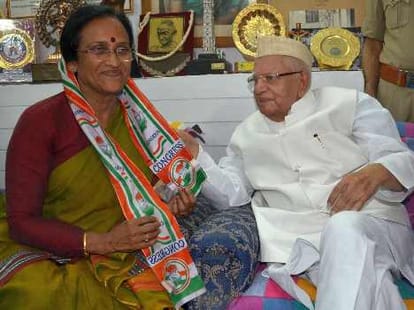 n d tiwari blesses to mulayam singh