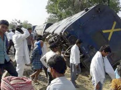 doon express accident in uttar pradesh