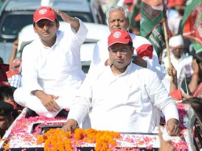 akhilesh says, modi can make his son chief minister