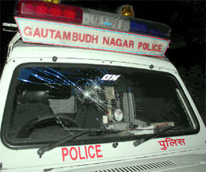 curfew like situation in alfa one area of greater noida