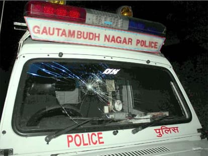 curfew like situation in alfa one area of greater noida