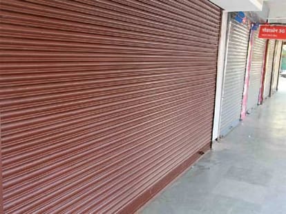 curfew like situation in alfa one area of greater noida