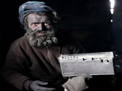 man who sleeps on hot ash