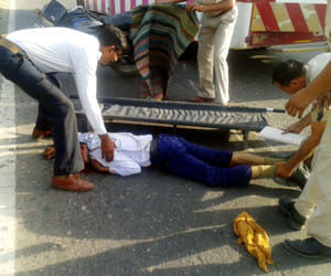 Accident on yamuna expressway, 1 died, 2 injured