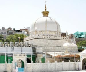 the holy door of khwaza munuddin chishti opens to pilgrims 