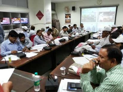 live voting in lucknow