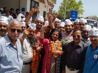 Shanta in trouble, AAP complaint against him in Vigilance