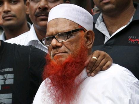 Police Nervous to Terrorist abdul karim tunda in Puncture jeep