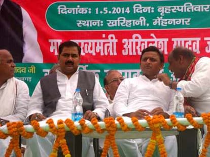 congress, sp and bsp attacks bjp leader amit shah over azamgarh