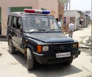 nine injured in dispute between two communities