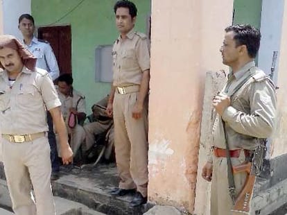 nine injured in dispute between two communities