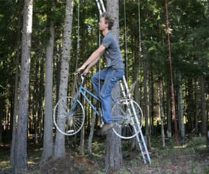 boy who made hanging elevator to reach his tree house