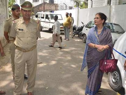 clash over congress leader nd tiwari property