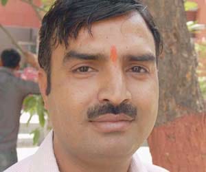 Greater Noida: Dead RTI activist Chandramohan is alive.