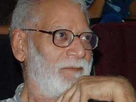 Chentan Bhagat is a 'Bazaru' writer: kashinath singh 