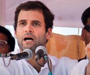 rahul gandhi visits amethi with priyanka