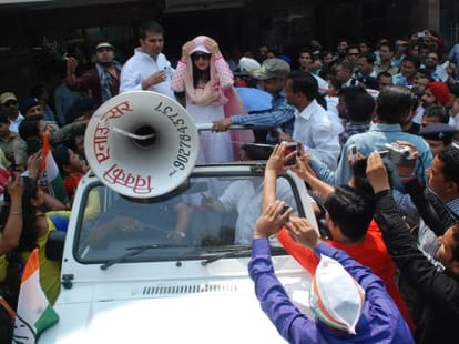 bollywood star in election campaigning